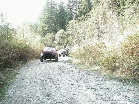 1985 Ford Bronco - The rest of the group airing down.