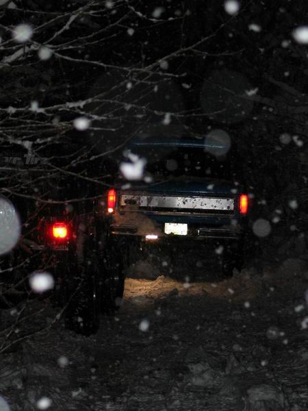 1985 Ford Bronco - Turning around and heading down the hard way to Hale Creek.