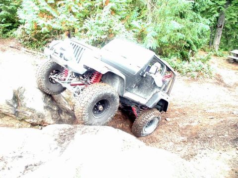 1985 Ford Bronco - Clint trying again.