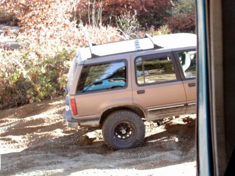 1985 Ford Bronco - Inder playing in some loose sand.