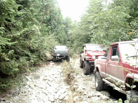 1985 Ford Bronco - Pete making his way up the narrow section.