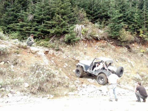 1985 Ford Bronco - Finally at the end of the trail. Ian plays around.