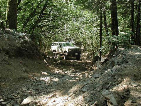 1985 Ford Bronco - Coming out of Davis Lake.
