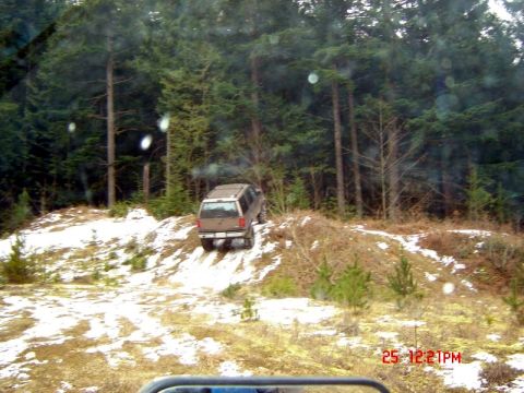 1985 Ford Bronco - Playing at the top of the sand/gravel pit.
