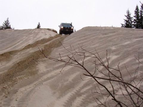1985 Ford Bronco - Leaving the sand/gravel pit.