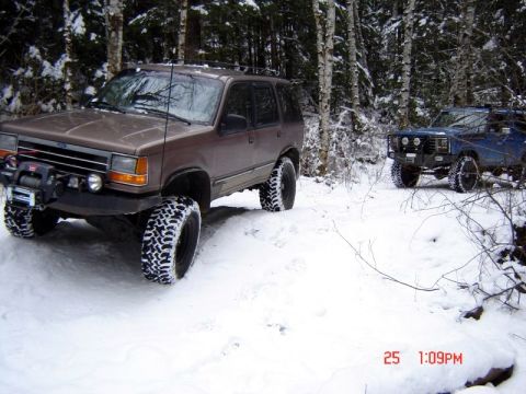 1985 Ford Bronco - The snow made it hard to see where we needed to go.