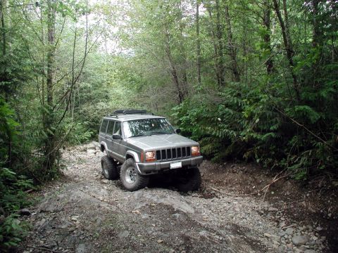 1985 Ford Bronco - Chad crossing up in the same spot.