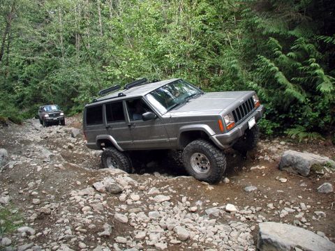 1985 Ford Bronco - Just before the V-rock heading up to Sunrise Lake.