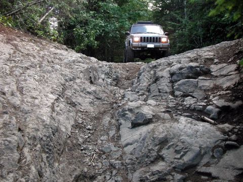 1985 Ford Bronco - Coming down the V-rock.