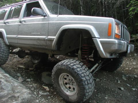 1985 Ford Bronco - Coming down the V-rock.