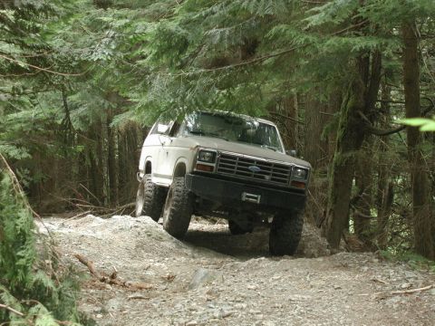 1985 Ford Bronco - Doug coming up the hard line (don't look down).