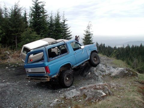 1985 Ford Bronco - More playing.