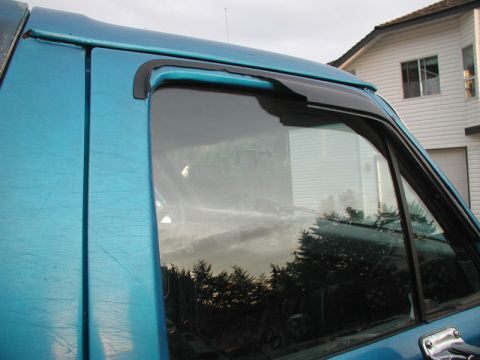 1985 Ford Bronco - A tree stole part of my ventvisor.