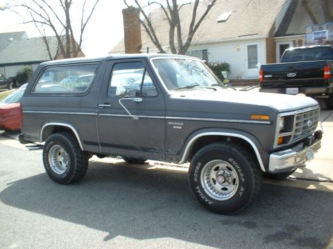 1985 Ford Bronco - Centerlines and 33's!