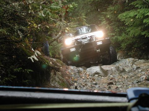 1985 Ford Bronco - Indir climbing into the trench.