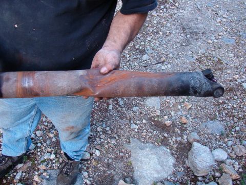 1985 Ford Bronco - He took out his front driveshaft.