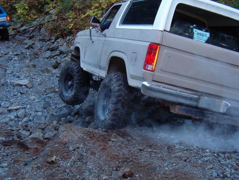 1985 Ford Bronco - The rest of the trail faught him the whole way down.