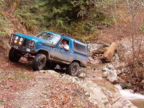 1985 Ford Bronco - Further down the road to Ten Mile Bay.
