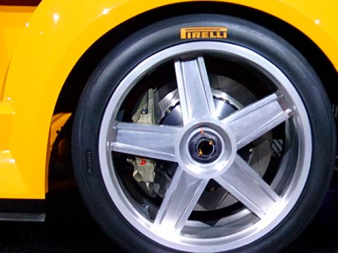 2005 Ford Mustang - GT-R wheel closeup - CNC single-point machined