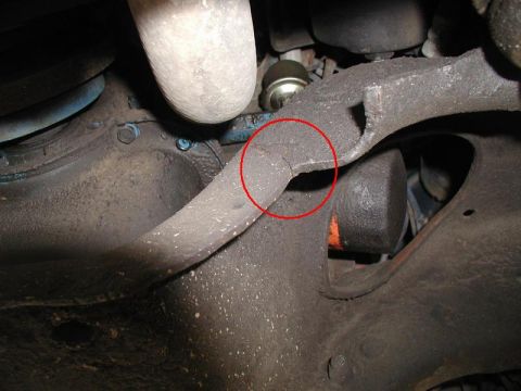 1985 Ford Bronco - Crack #2.