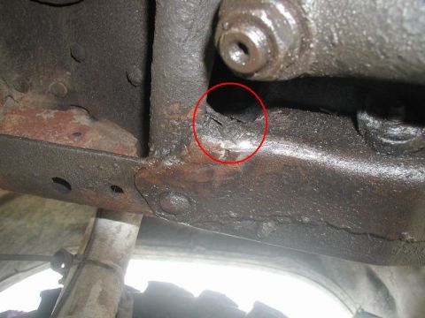 1985 Ford Bronco - Steering arm stud broke.