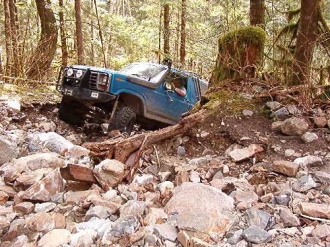 1985 Ford Bronco - Climbing up the old road.