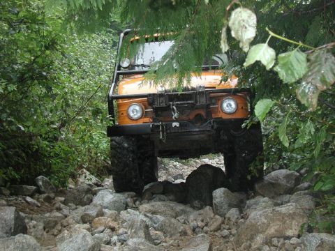1985 Ford Bronco - Sass put the rock in its place by just straddling it.