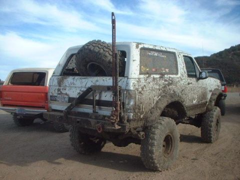1995 Ford Bronco - after a long day of wheeling and bouncing around we decided to rip the carrier off.. took a bit but we managed to remove it.
