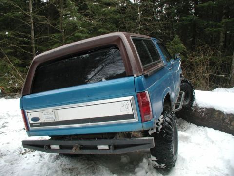 1985 Ford Bronco - We were trying to get to the Look-Out, but the snow was WAY to deep. Another side trail.