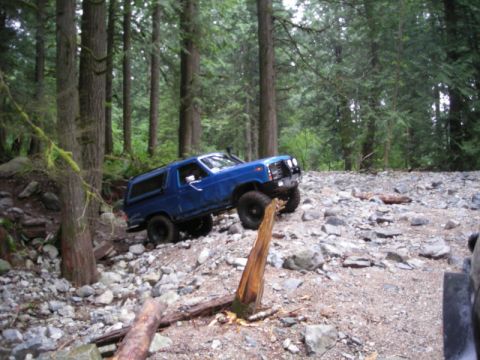 1985 Ford Bronco - Coming down towards Norrish Creek.