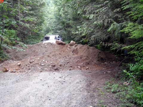 1985 Ford Bronco - The road block on Chehalis FSR, just past the Skwellepil junction.
