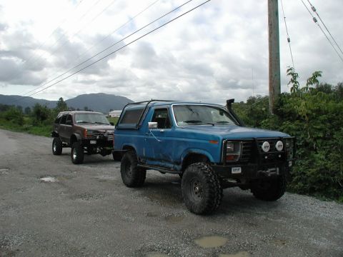 1985 Ford Bronco - Airing down.
