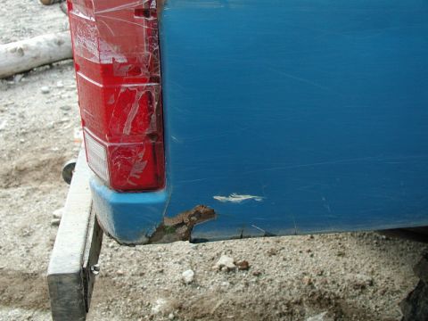 1985 Ford Bronco - And the right rear quarter panel.