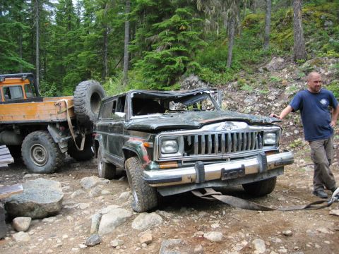 1985 Ford Bronco - Sass towed her away from the lake and I got in front to tow her down to the mainroad.