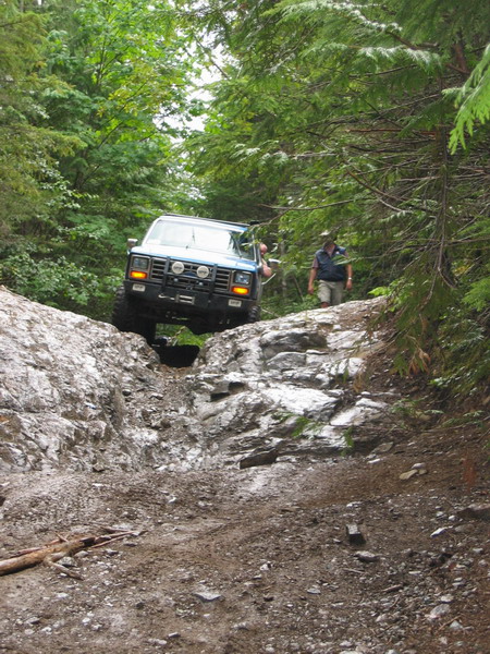 1985 Ford Bronco - It was different towing a truck down the v-rock.