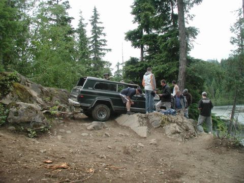 1985 Ford Bronco - And voila! The Jeep came out fairly easily.