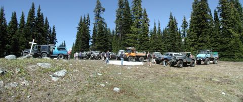1985 Ford Bronco - We continued on, and after about 30 minutes, we caught up to the rest of the group at Dick's Cabin (6190'), where they were having lunch an…
