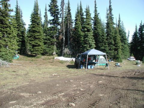 1985 Ford Bronco - Turns out we we set up camp on Granite Mountain: