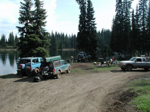 1985 Ford Bronco - Danny whipped out his bbq and cooked up what as left of the dogs, burgers and steak bites for a quick dinner: