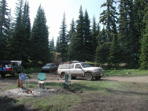 1985 Ford Bronco - Danny whipped out his bbq and cooked up what as left of the dogs, burgers and steak bites for a quick dinner: