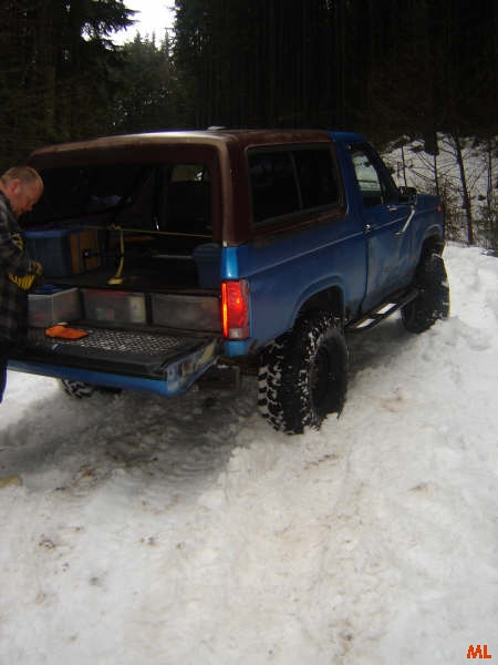 1985 Ford Bronco - Once back on the road, I decided to air down a bit more; traction was terrible.