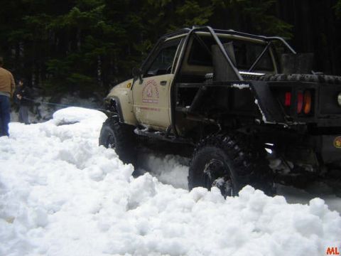 1985 Ford Bronco - Winch time.