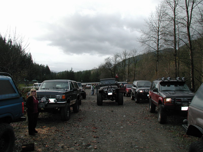 Look at all them Jeeps!