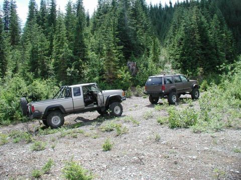 1985 Ford Bronco - We stopped on the West side of the look-out to check out the view.