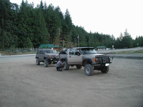 1985 Ford Bronco - Airing up at the hatchery.