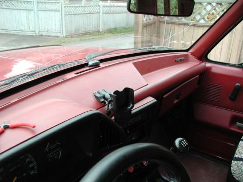 1990 Ford F-250 - PDA/GPS cradle mounted in position.