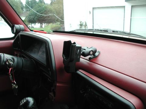 1990 Ford F-250 - PDA/GPS cradle mounted in position.
