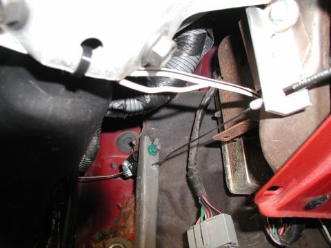 1990 Ford F-250 - Cable for the hand throttle hooked up.