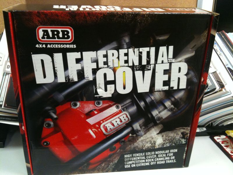 Box for an ARB differential cover with a red differential pictured.