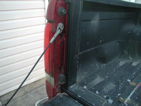 1990 Ford F-250 - Tailgate seal in position.